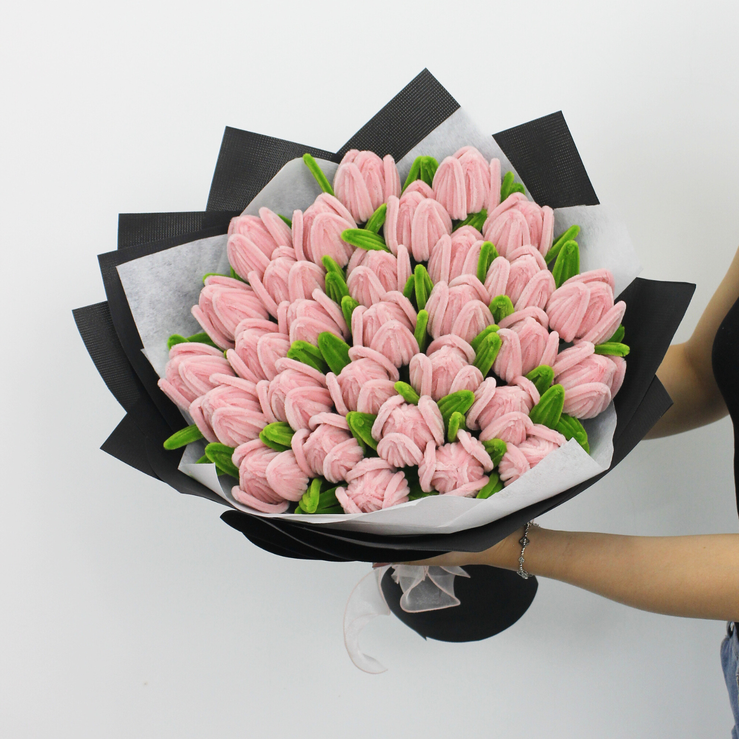 Elegant bouquet of 30 pink tulips made from fuzzy pipe cleaners, handcrafted with love and care. A perfect aesthetic handmade gift for birthdays, home decoration, or heartfelt surprises.
