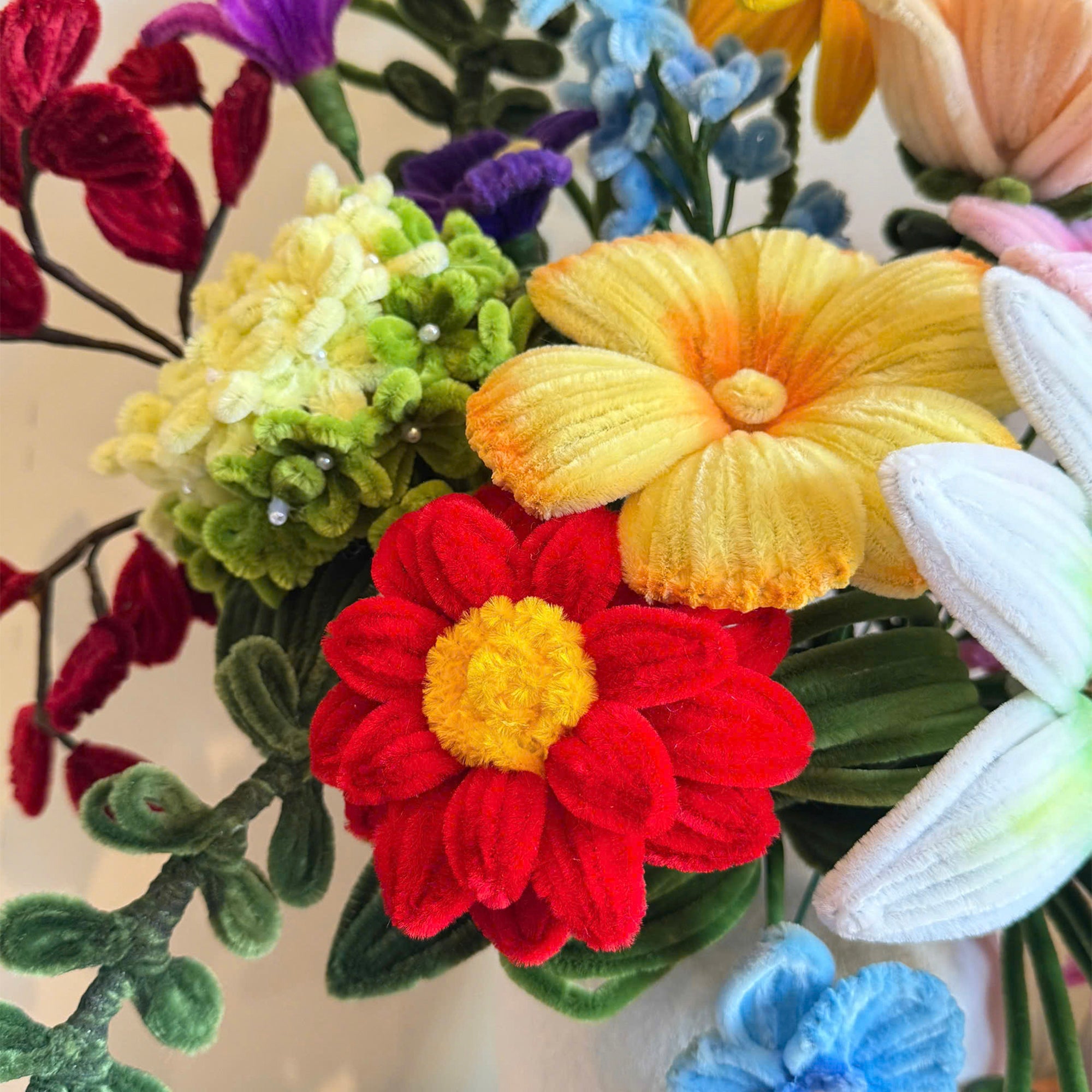 Rosé Breeze Bouquet – Handcrafted Velvet Eternal Spring | Elle