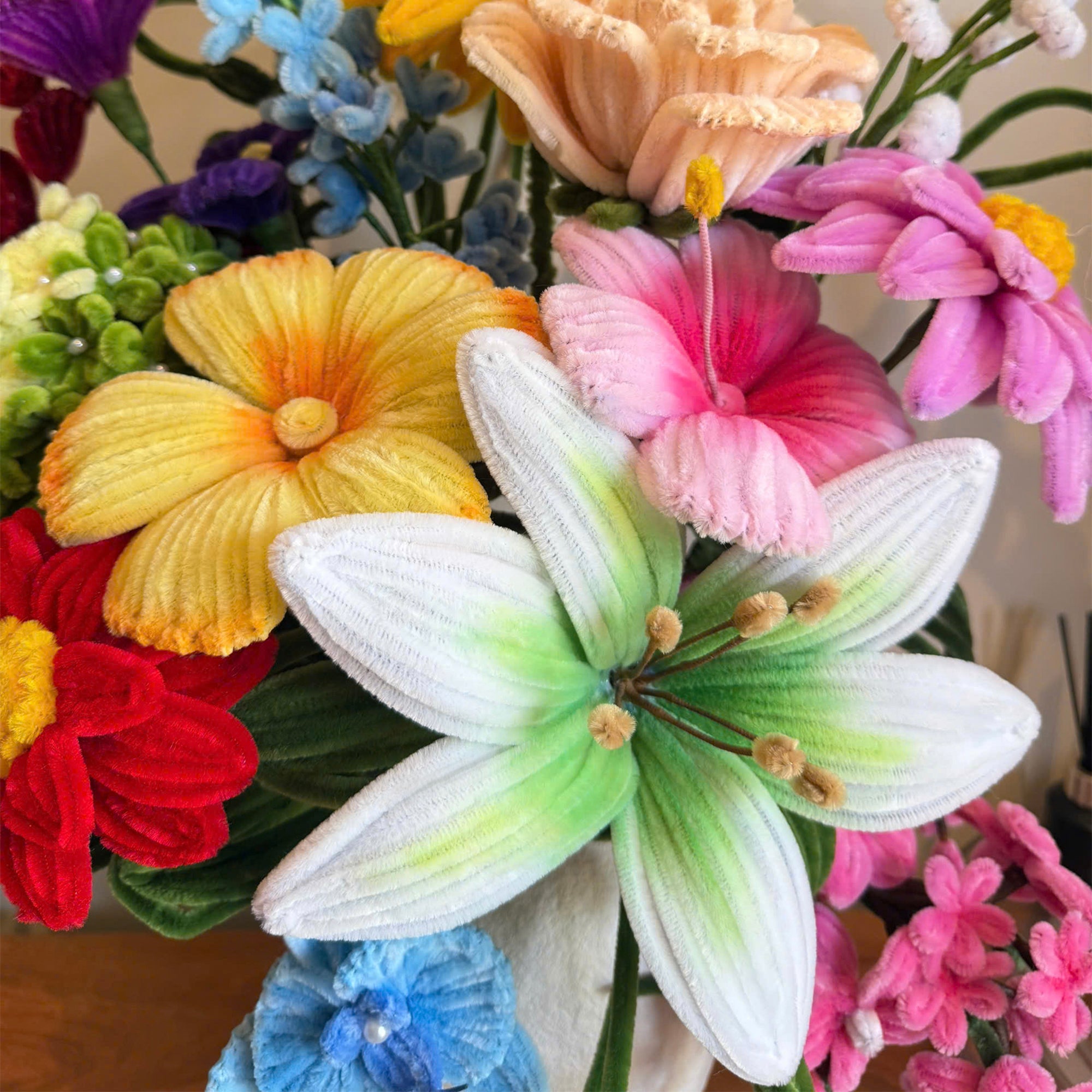 Rosé Breeze Bouquet – Handcrafted Velvet Eternal Spring | Elle
